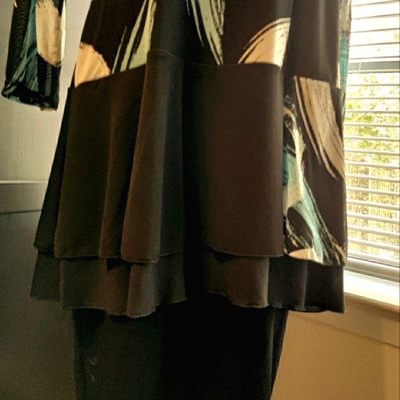 Color Block Style Blouse with Sheer Sleeves and a Tiered Ruffled Hem, Size Large - Picture 7 of 7